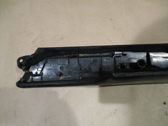 Maserati GranTurismo - RH Interior Door Arm Rest - Black - P/N 69910800