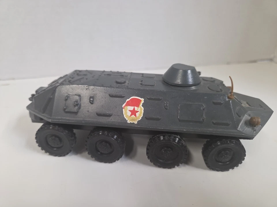 JUGUETE DE METAL SOVIÉTICO VINTAGE HECHO EN LOS SOVIÉTICOS БРОНЕТРАНСПОРТЕР БТР-60ПБ “Hecho en Rusia” Foto 4 de 4