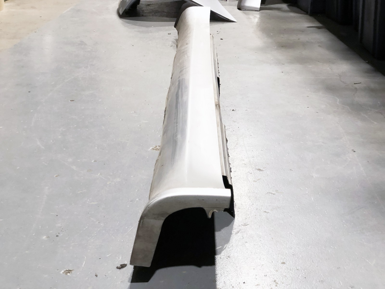 09-13 Maserati Quattroporte M139 Left Driver Side Skirt Rocker Moulding GRIGIO