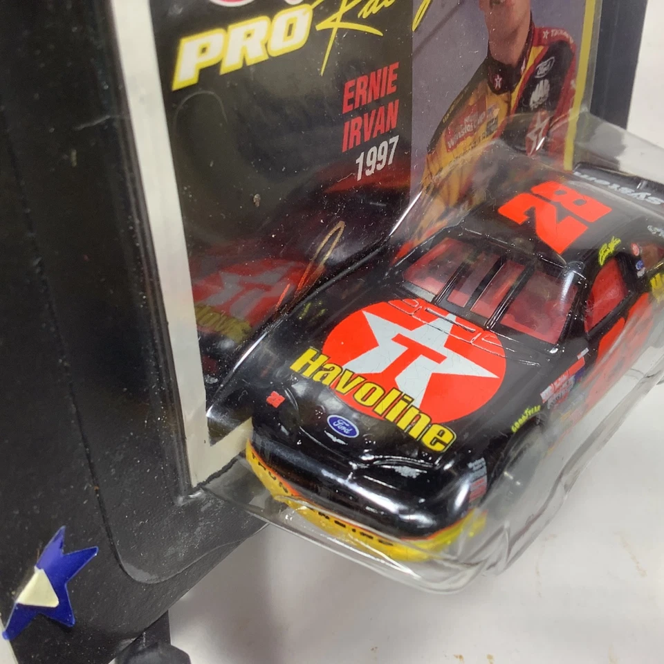 Vintage Hot Wheels Pro Racing #28 Ernie Irvan 1997 1st Edition Ford Thunderbird - Image 4 of 4