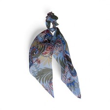 NWOT Paisley Blue Scrunchie Hair Scarf   Chic Soft Patterned Accessory