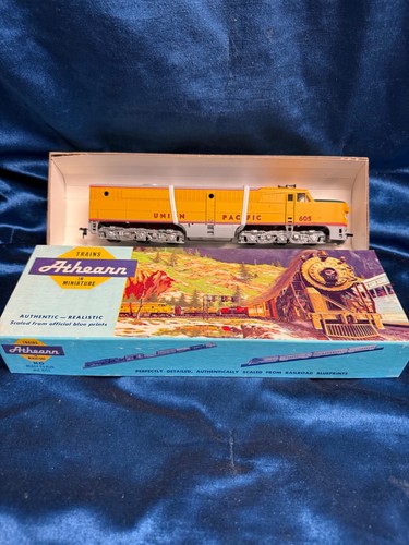 👀 Maniquí diésel Athearn HO Union Pacific ALC PA-1 3327 FW con caja original 👀 | Zustand: New