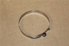 Schelle f&uuml;r Kupplungselement Kraftstoffverteiler VW Golf MK5 058133301E NEU Originalteil