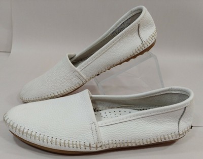 white minnetonka moccasins