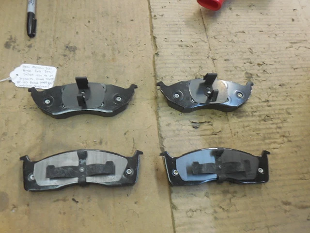 96-00 para pastillas de freno de disco semimetálicas Plymouth Grand Voyager D5917470A BP-153 Foto 3 de 3