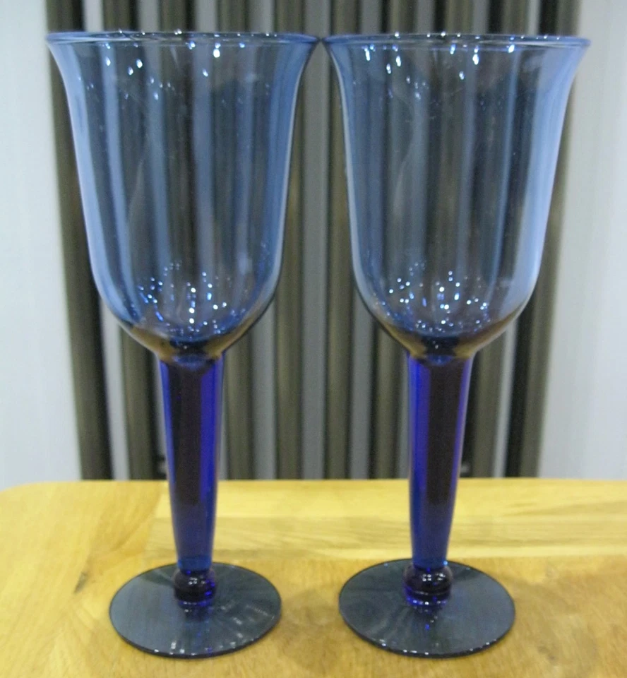 2x Cobalt Blue Wine Glasses/Wine Goblets - Excellent Conditon - Image 4 of 4