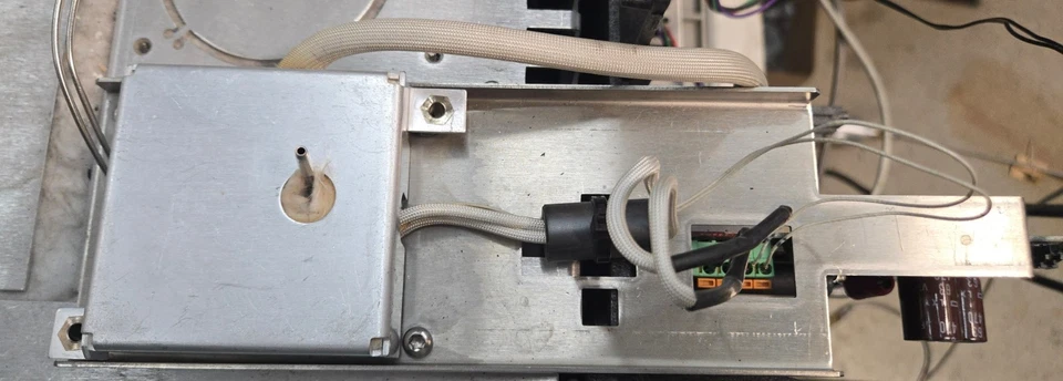 Detector TCD Agilent G1532-60540, completo, probado funcionando perfecto. para 6890 GC Foto 2 de 4