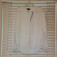 Saks Fifth Avenue Shirt Size Medium White 100% Linen Casual Long Sleeve V-Neck