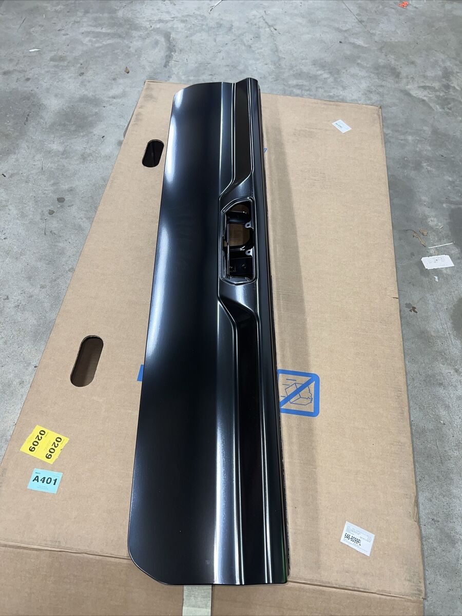 Genuine GM Upper Gate 85518592 GMC , Chevy Flex Tail Gate Genuine GM Upper Gate 85518592 GMC , Chevy Flex Tail Gate