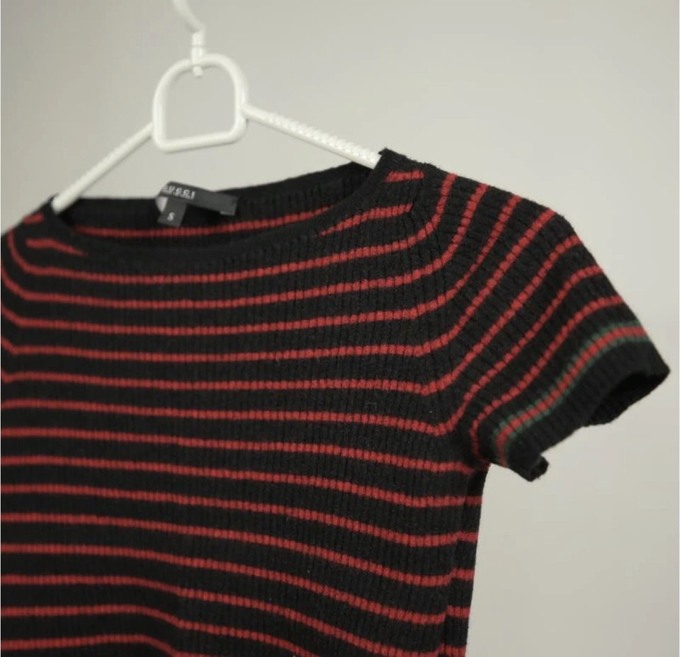 Camiseta GUCCI vermelha preta com nervuras lã listrada P - Imagem 4 de 4