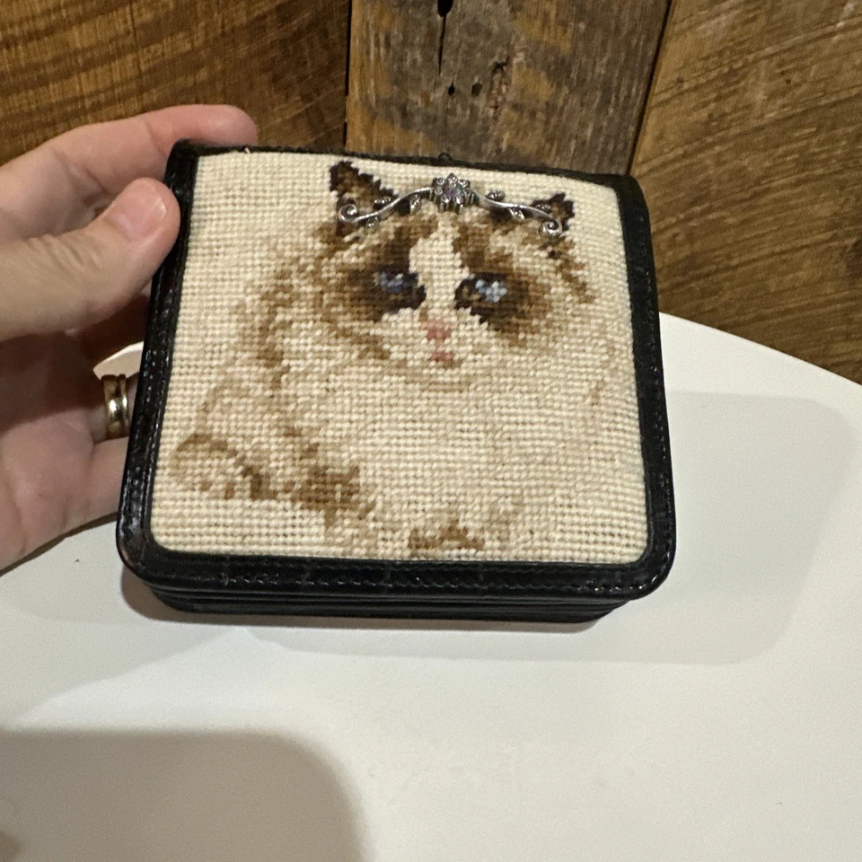 De Colección Brighton Fantasía Felina Punta de Aguja Gato Bandolera Cartera Cartera Bordada Foto 2 de 4