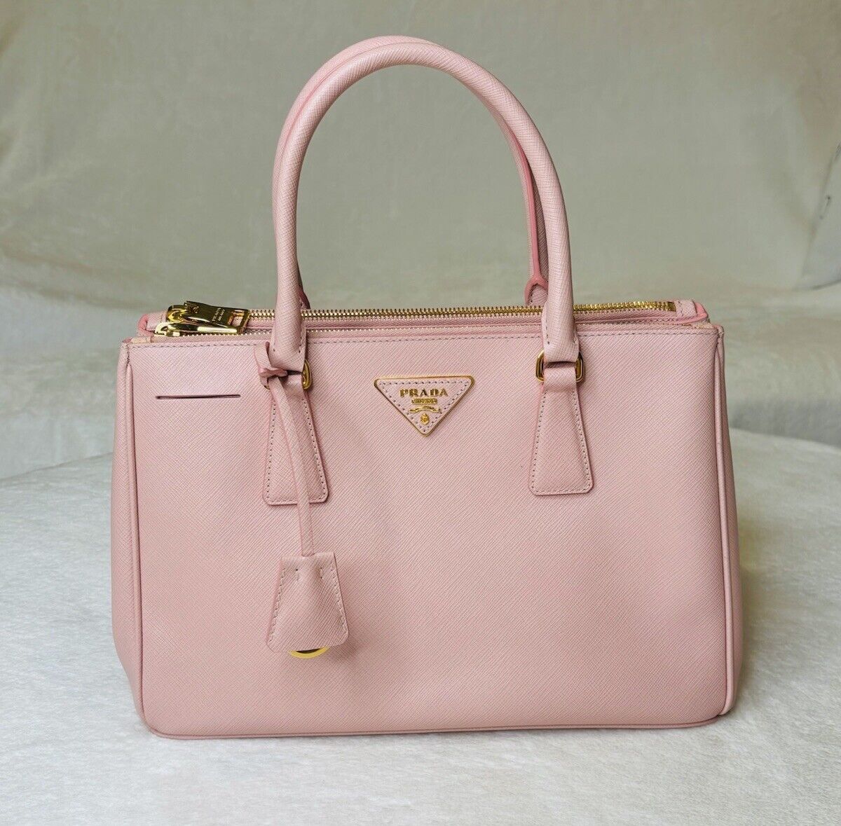 Authentic Prada Saffiano Medium Galleria Double Zip Tote Authentic Prada Saffiano Medium Galleria Double Zip Tote
