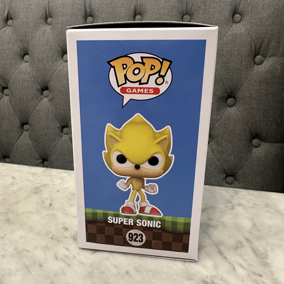 Funko Pop 923 Super Sonic Sonic the Hedgehog- AAA Anime Exclusive