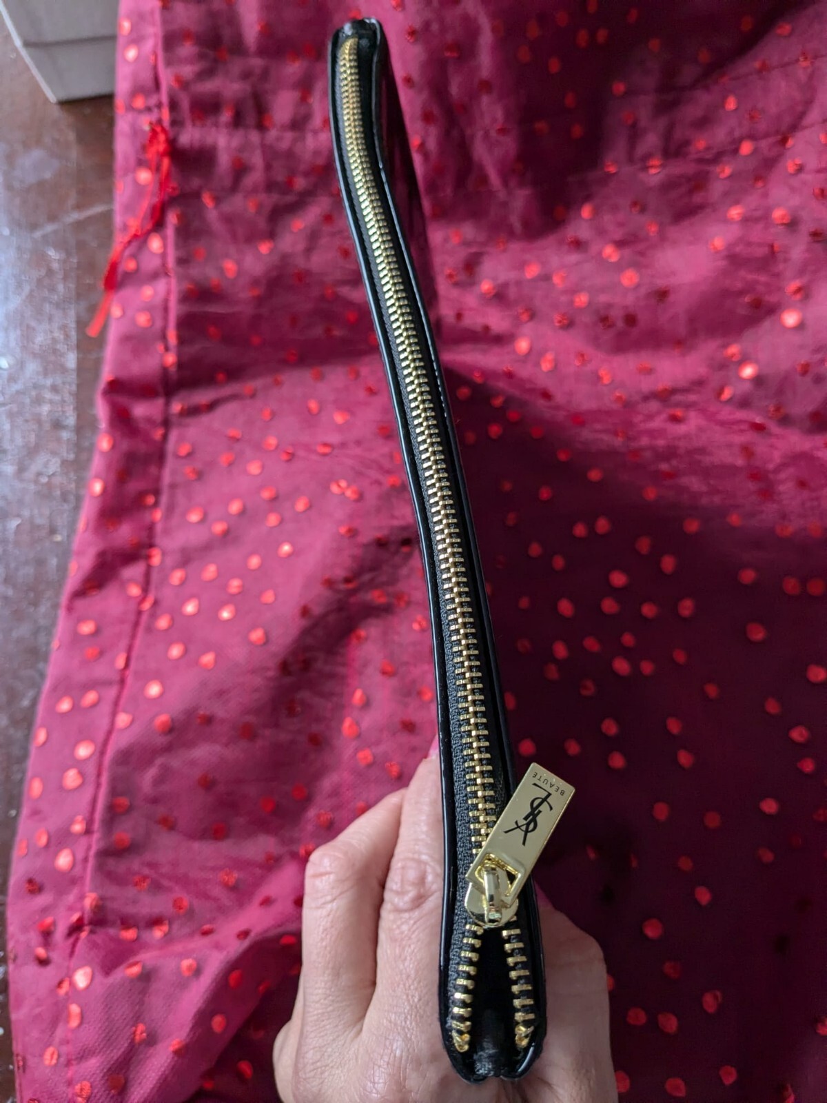 Yves Saint Laurent YSL Borsa per Trucco di Bellezza Nera Make Up Pouch PVC Lucido. Nuovo