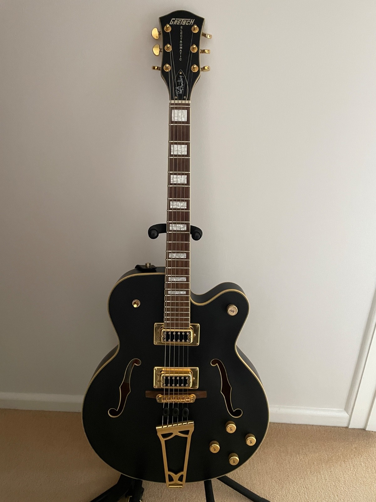 Gretsch G5191BK semi-acoustic guitar (Tim Armstrong)