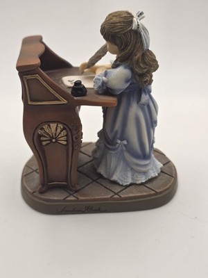  Sandra Kuck Treasures ''Love and Kisses'' 1997 Reco First Edition Figurine