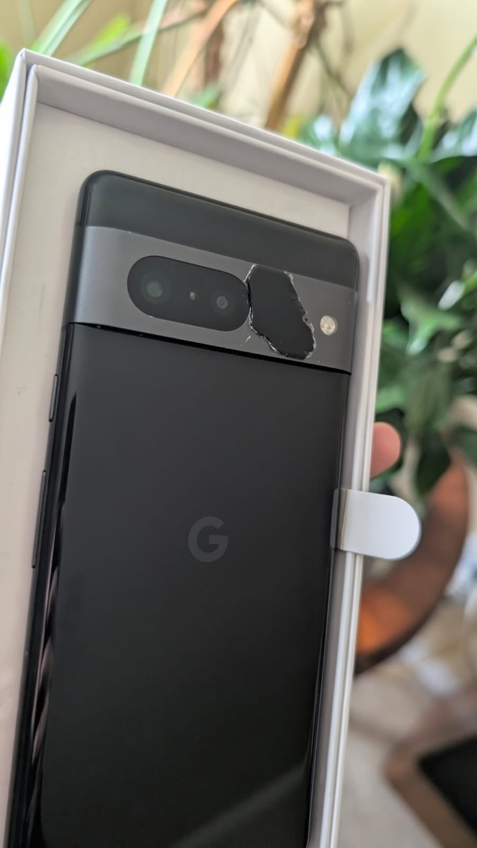 FOR PARTS - Google Pixel 7 128GB – Black Screen, Powers On, Water