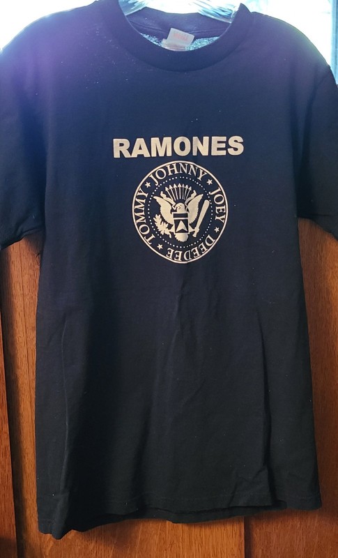 Men's Unisex Ramones Black T-shirt Size Medium  White Logo Fruit Of Loom