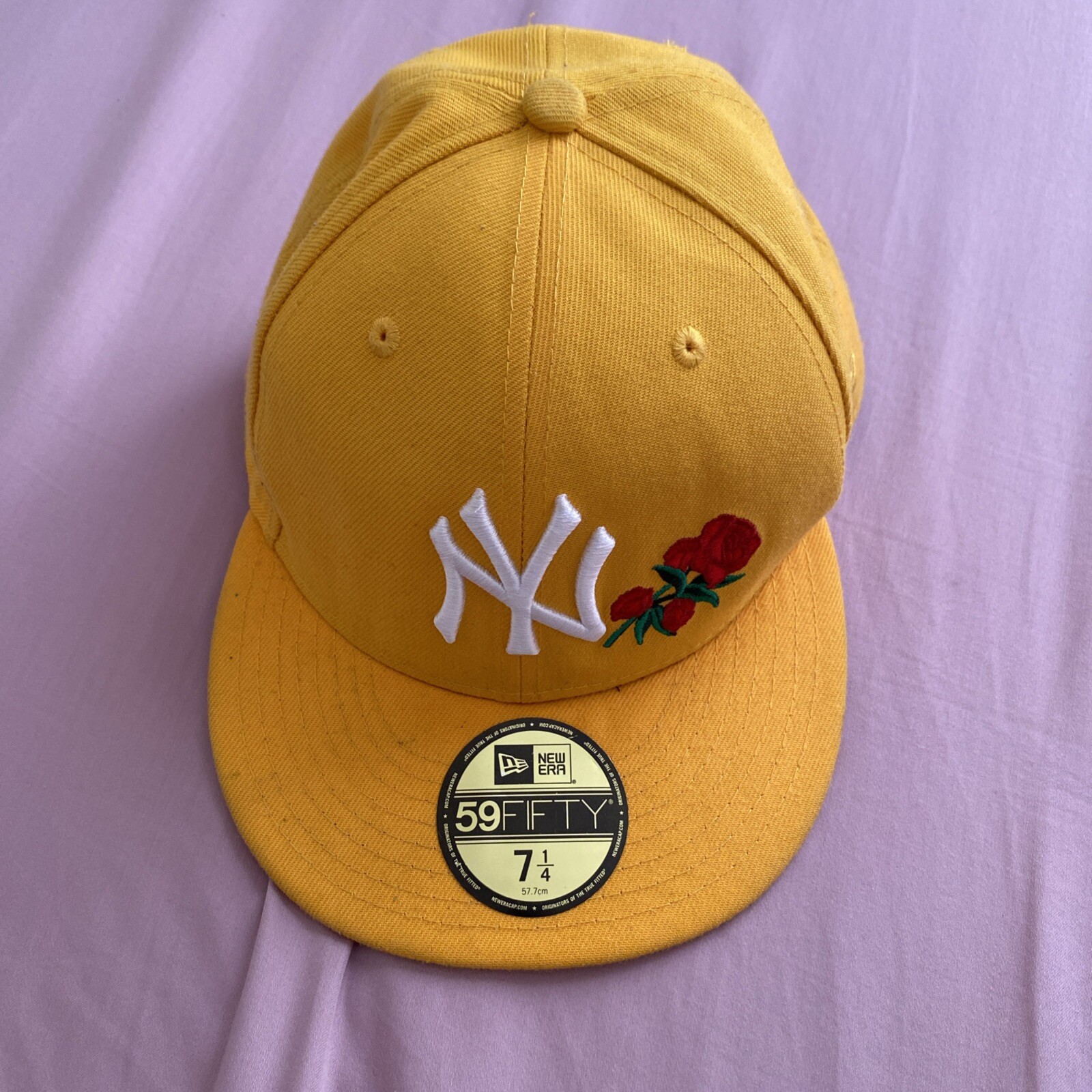 NEW ERA NEW YORK YANKEES WORLD SERIES 1999 PATCH FITTED HAT  7 1/7