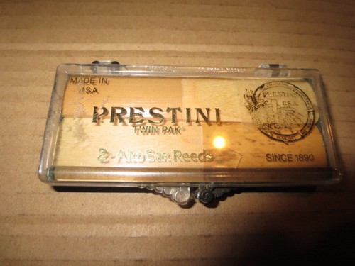 VINTAGE PRESTINI Eb ALTO SAX REEDS  #3 1/2  NOS TWIN PACK  (2 REEDS) MADE IN USA - Picture 1 of 5
