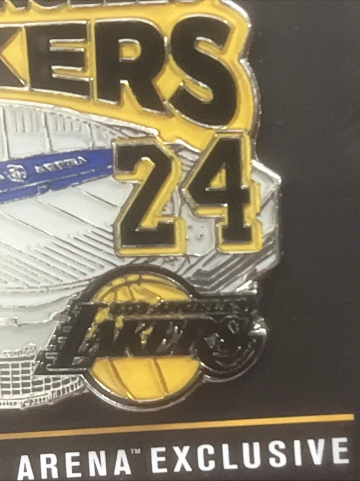 Pin Los Angeles Lakers Kobe Bryant 8 24 Crypto.com Arena Team LA Foto 3 de 4