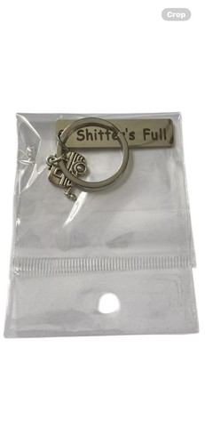 “Shitter's Full” Travel Trailer RV Charm Silver Keyring, Camping Life - Afbeelding 3 van 3