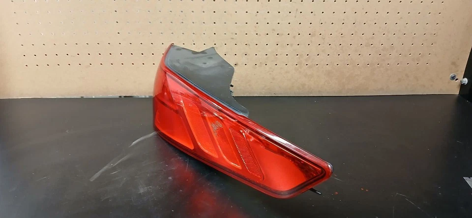 14 15 LUZ TRASERA DERECHA KIA OPTIMA OEM 924024C500 Foto 2 de 4