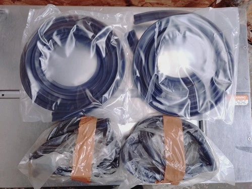 JAGUAR DAIMLER DOOR SEAL KIT (LEFT AND RIGHT) FIT XJ6 XJ12 SERIES 2 COUPE DSKC01
