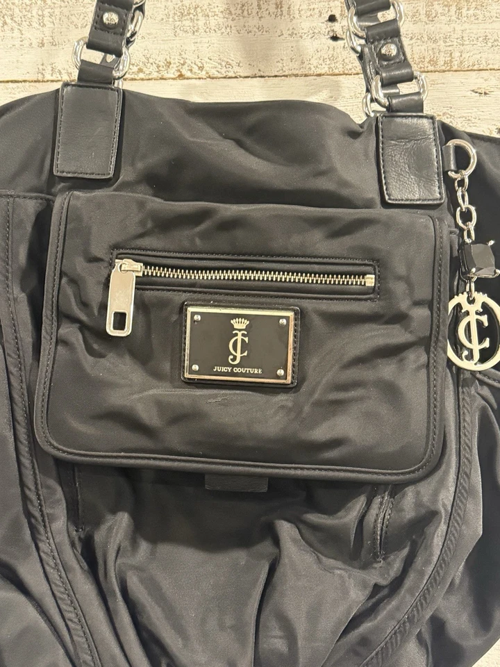 Juicy Couture 黑色尼龙单肩包钱包内部污渍 — 第 2/4 张图片