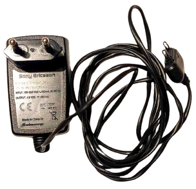 Genuine Sony Ericsson CST-60 Wall Charger 2pin Europe Adapter 4.9V 450mA OEM