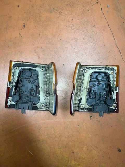 Audi 100, 200. Комплект задних фонарей 1983-1990 с держателем лампы - Изображение 2 из 4