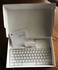 Apple iPad Keyboard Dock A1359 30-Pin 1st 2nd Generation EUC