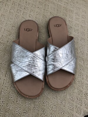 ugg flip flops size 5