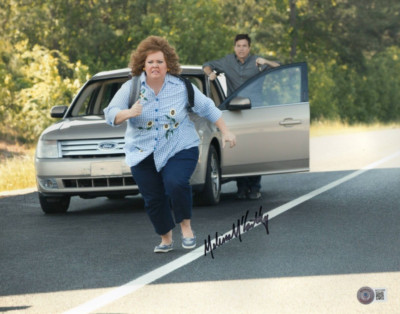 MELISSA MCCARTHY SIGNED 11X14 PHOTO IDENTITY THEFT AUTHENTIC AUTOGRAPH BECKETT