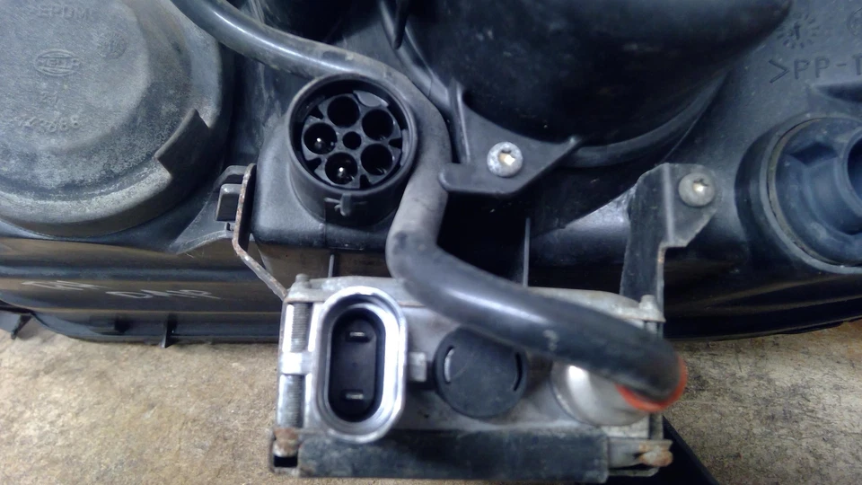 Фара в сборе CADILLAC CATERA справа 00 01 RH LIGHT XENON HID T24 ПРОТИВОТУМАННЫЕ ЛИНЗЫ - Изображение 3 из 4