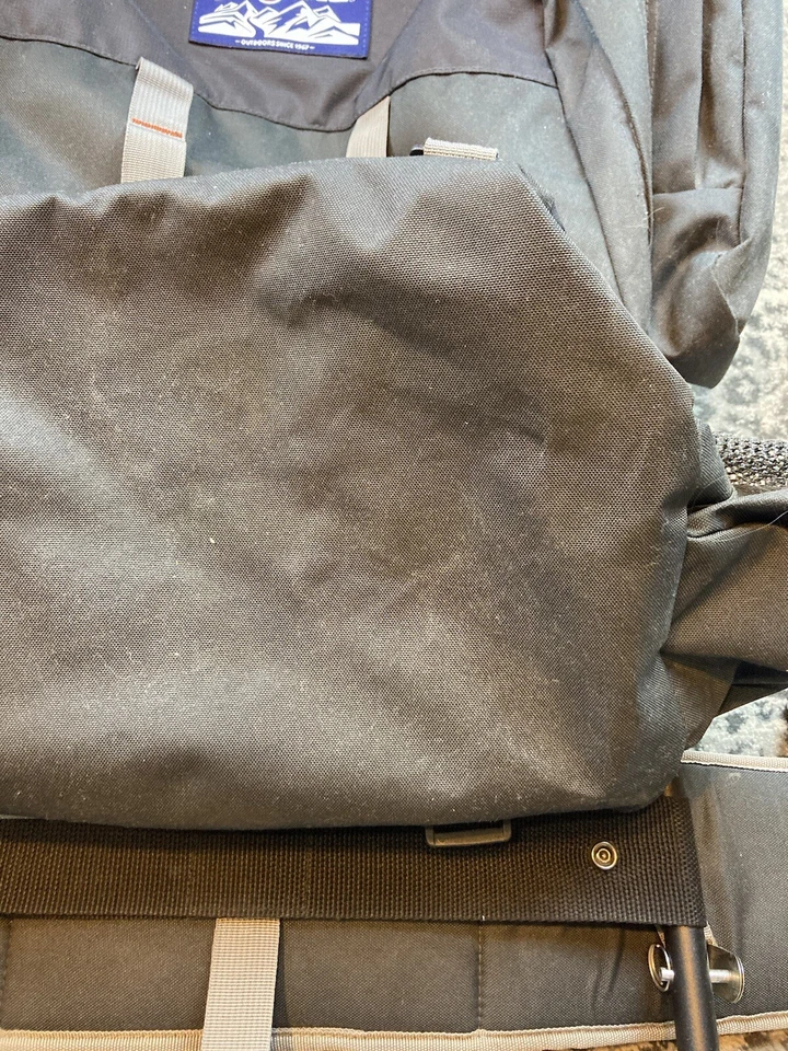 Mochila de Senderismo Ligera Marco Externo Jansport Scout 63 Gris Paquete Camping Foto 2 de 4