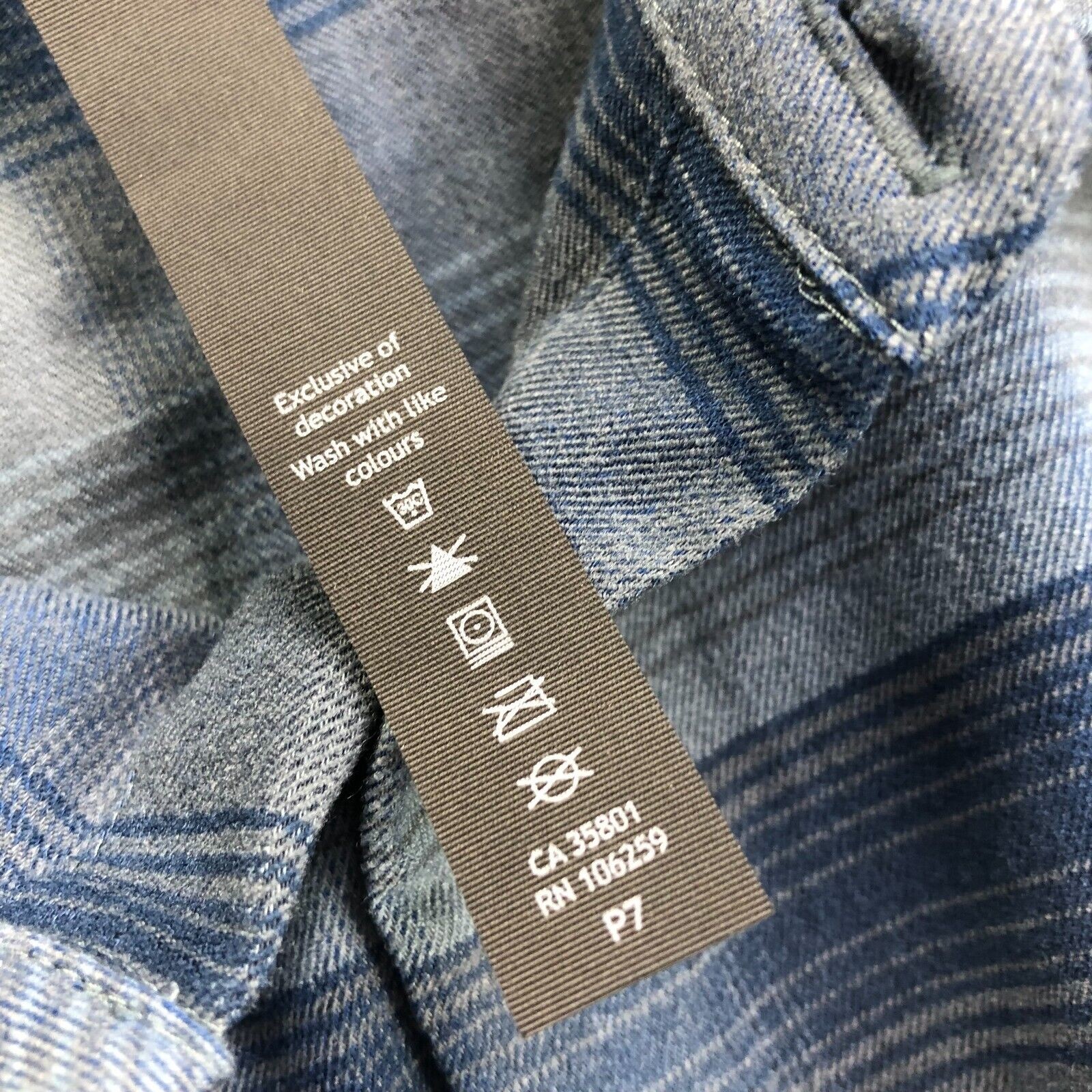 Lululemon Medium Button Long Sleeve Polyester Str… - image 4