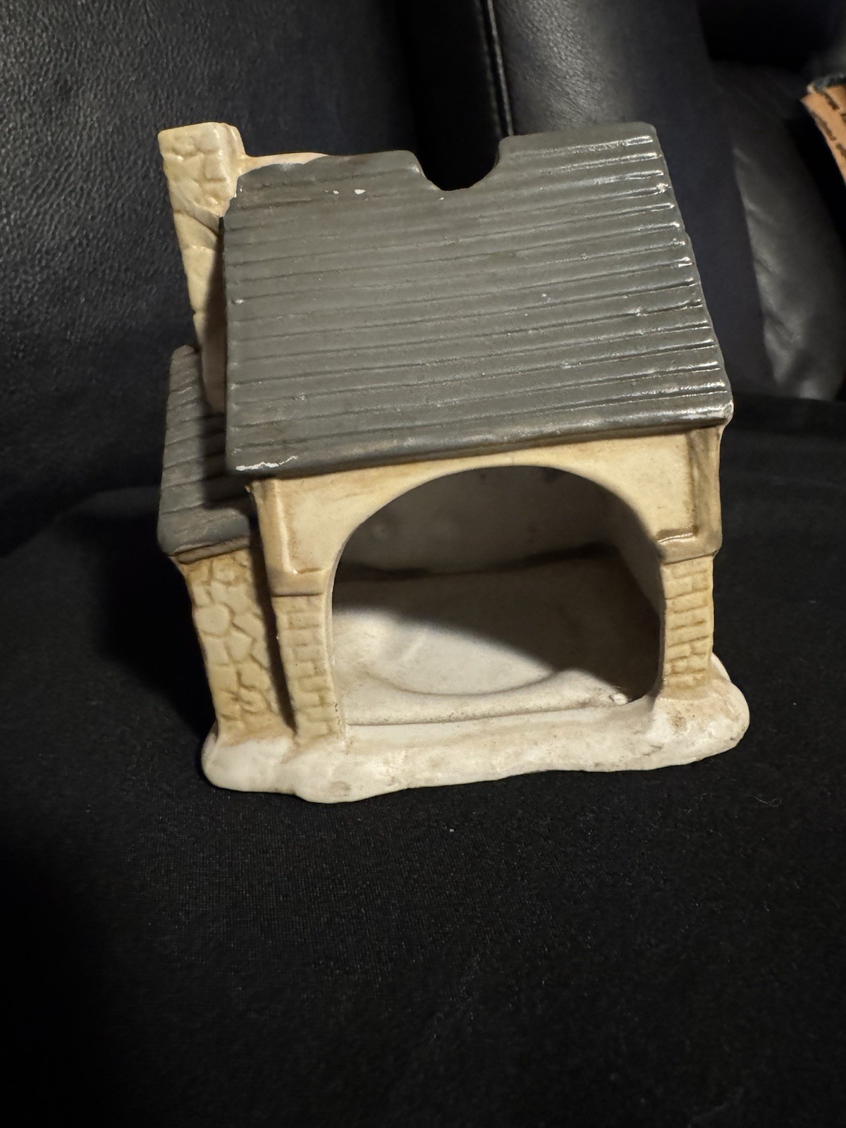 VTG Christmas Village Snowy School House 2005 Porcelain Tea Light Candle Holder