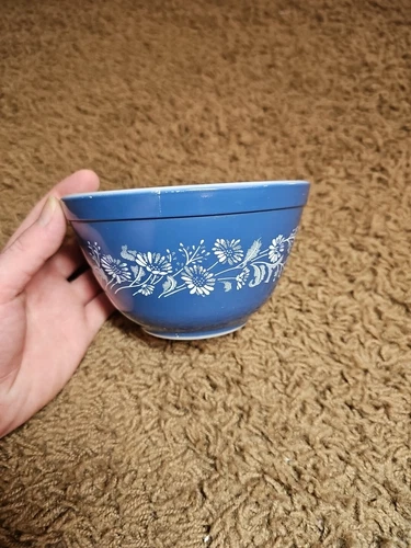 Vintage Pyrex 401 Blue Colonial Mist Mixing Bowl 750 ml - Small Nesting Bowl