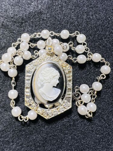 vintage faux pearl cameo pendant two tone necklace