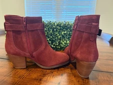 DIBA -  Sleek Ankle Bootie Boho Suede Stacked Heel Boots Burgundy Size 6.5
