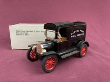 Ertl 1/25 1913 Ford Model T Van Parcel Post Diecast Coin Bank w/Key 9647 NIB