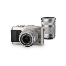 USED Olympus E-PL6 16MP with 14-42mm  40-150mm Silver Excellent FREE SHIPPING