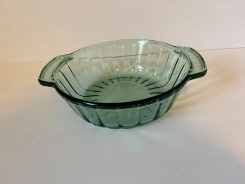 Vintage Anchor Hocking Scallop Green Glass Casserole Dish 2 Qt