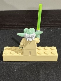 Lego Star Wars 8018 7964 Yoda Grey Hair sw0219 Minifigure W/ Original Lightsaber