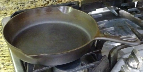 VTG Griswold Cast iron Frying Skillet No. 8 Erie, Pa 704A Clean Seasoned