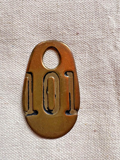 VINTAGE BRASS 3” COW TAG ORIG DOUBLE SIDED CATTLE FARM DAIRY #101