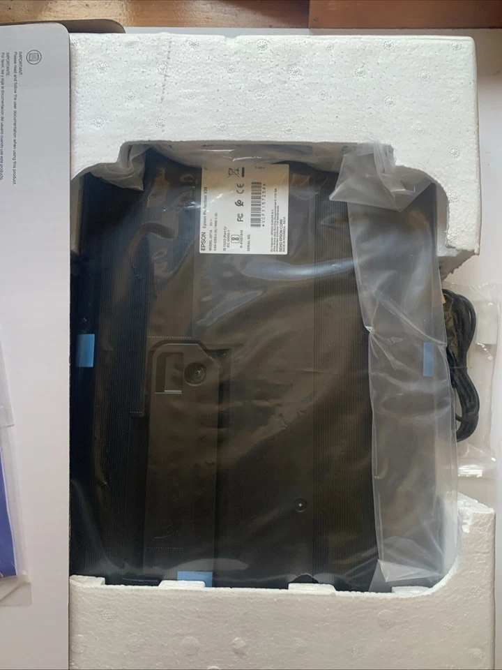 Epson Perfection V39 Flatbed Color Photo & Document Scanner Scan to cloud 4800 - Image 3 of 4