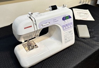 Janome Décor Computer 3050 Computerized Sewing Machine(ONLY 3 Left)