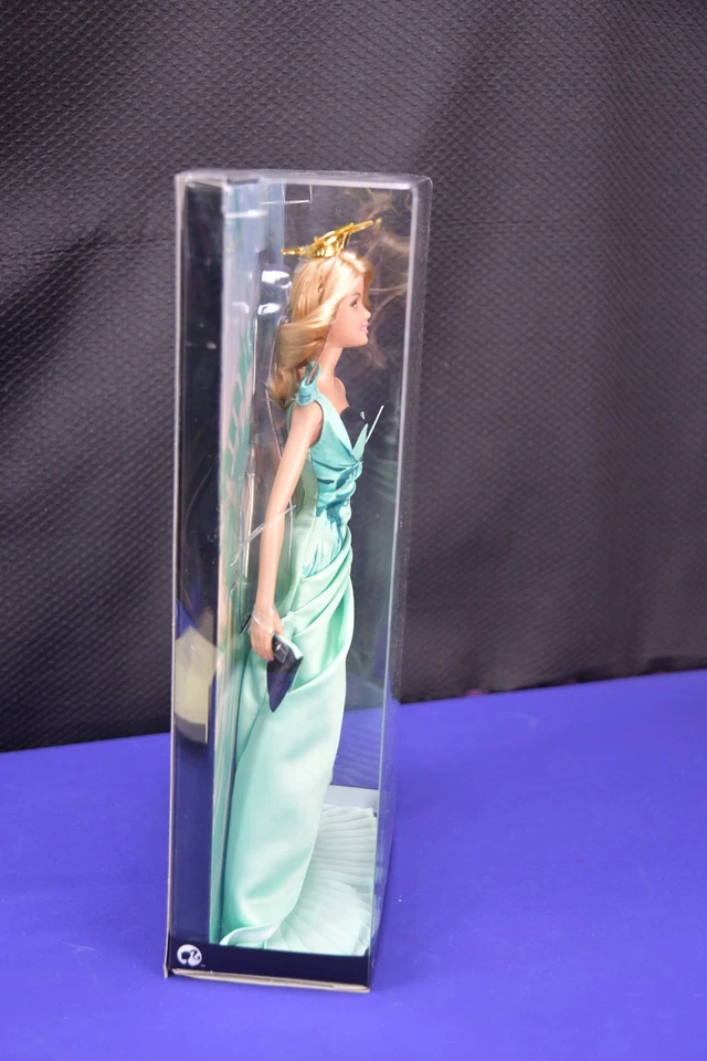 Barbie Estatua de la Libertad sin usar, en caja. 2000, Edición Coleccionista. Foto 2 de 4